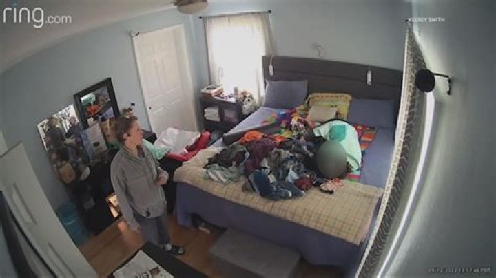 Bedroom Intruder Guy Challenges Justin Bieber to a Fight