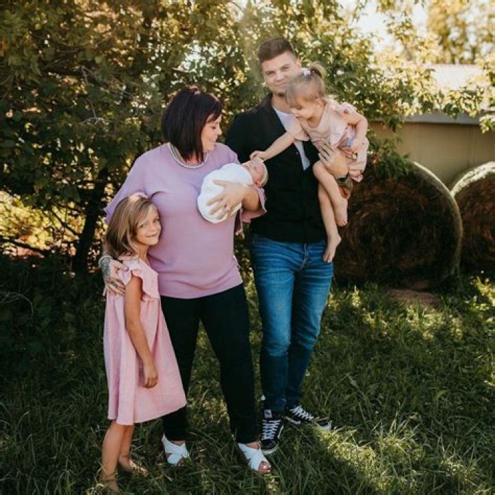 Catelynn Lowell Makes Pregnancy Announcement