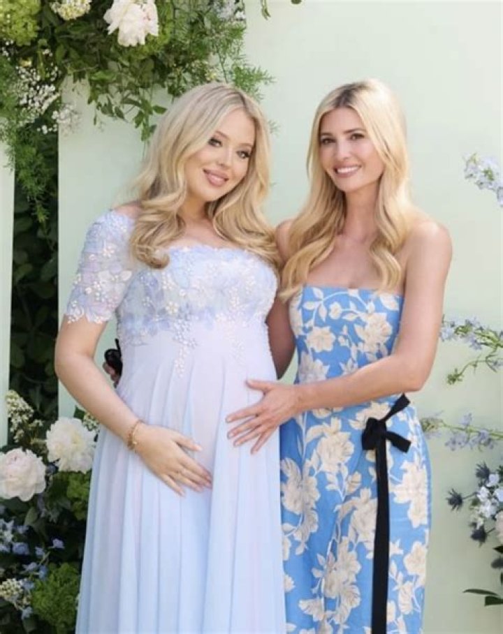 Chelsea Houska Shares First Photo Of Her Baby Bump