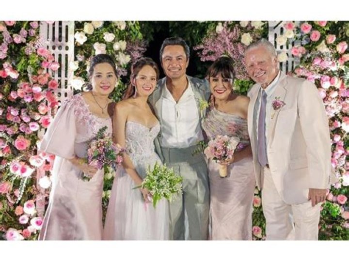 CNBC's economic reporter, Leslie Picker has a blissful married life with husband, Evan Haedicke