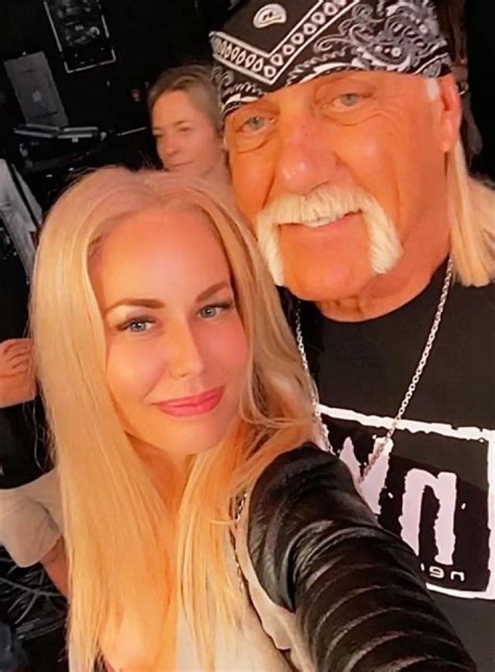 Fans Show Their Love and Support on Hulk Hogan’s Twitter Page