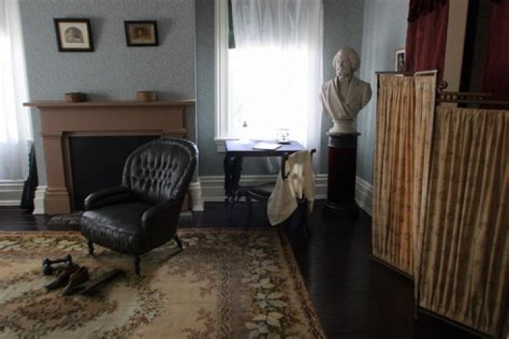 Frederick Douglass Net Worth - Wiki, Age, Weight and Height, Relationships, Family, and More