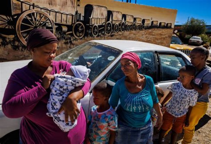 Kelly Dodd Claps Back At Vicki Gunvalson Over Mother's Hospitalization