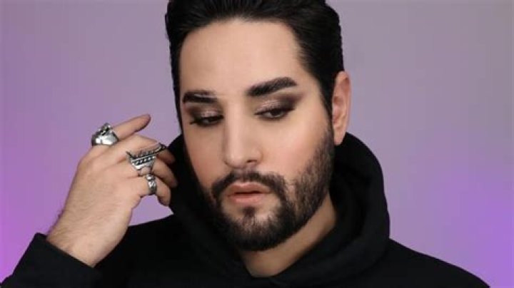 MUA Robert Welsh Met & Got Engaged to Fiancee at Disney World