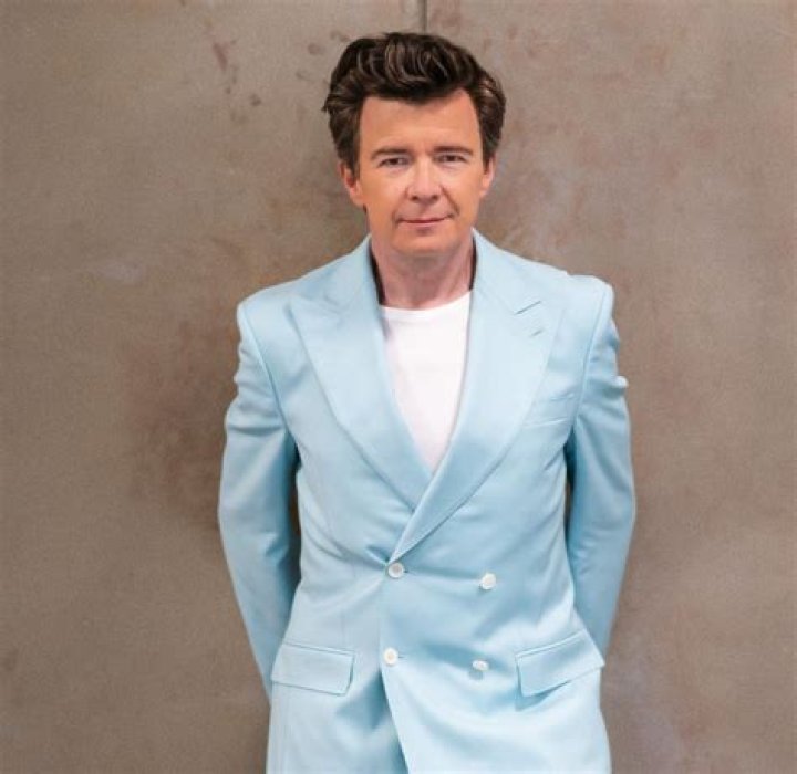 Rick Astley Religion: Is He Christian Or Jewish Or Muslim? Family Ethnicity