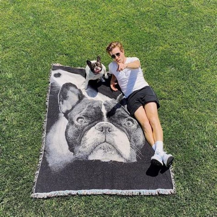 Shaun White Pets - Celebrity Pets