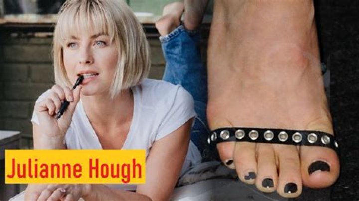 Three Interesting Julianne Hough Feet Facts