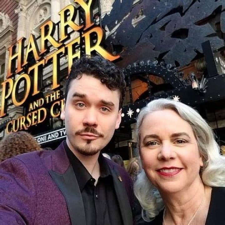 Unveiling the Romantic Life, Net Worth, and Pet Love of the Spanglish Actor