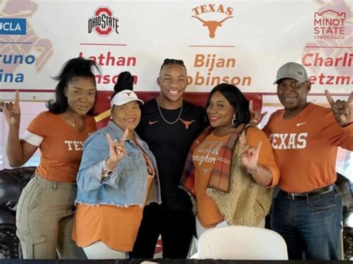 Who Are Bijan Robinson Parents? Meet Dad Lamore Sauls – Age And Ethnicity